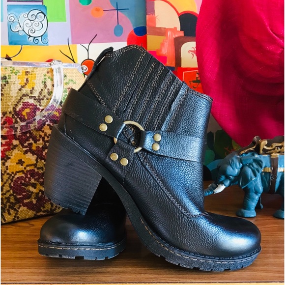 discontinued born shoes